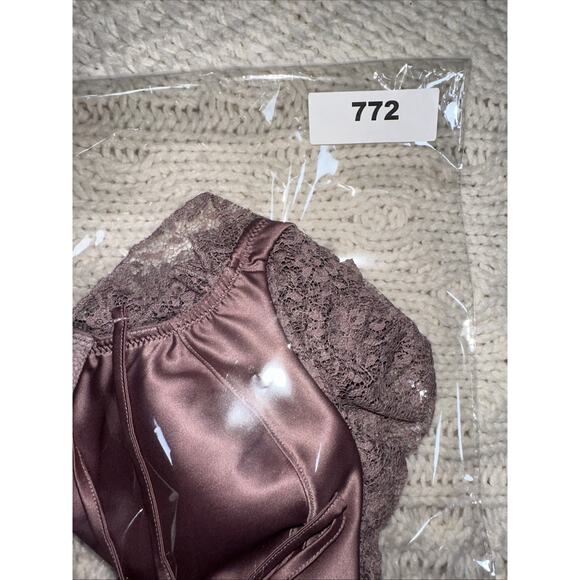 Victoria’s Secret Dream Angels Halter Lace Plunge Bra 34B Satin Mauve - Picture 6 of 6